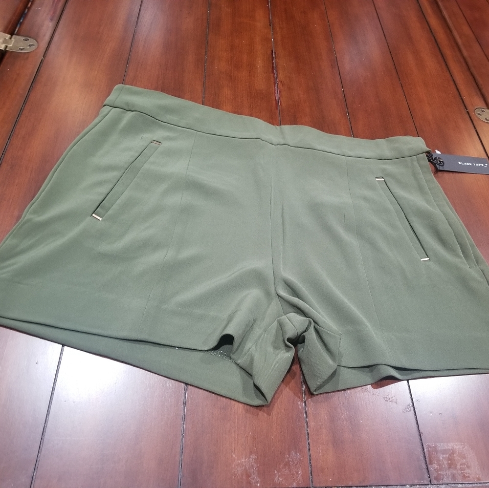 Short pant.